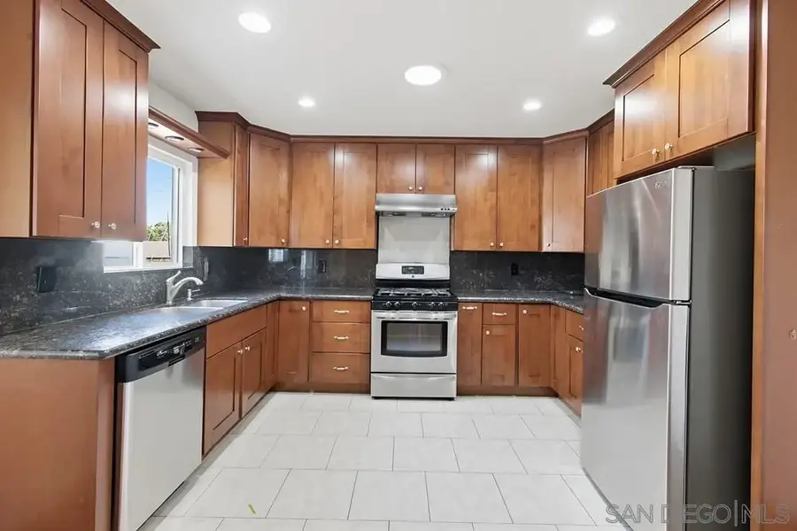 2574 Crestline Dr, Lemon Grove, CA 91945 - Image #3