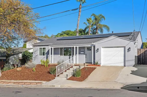 2103 Garfield, San Diego, CA 92110