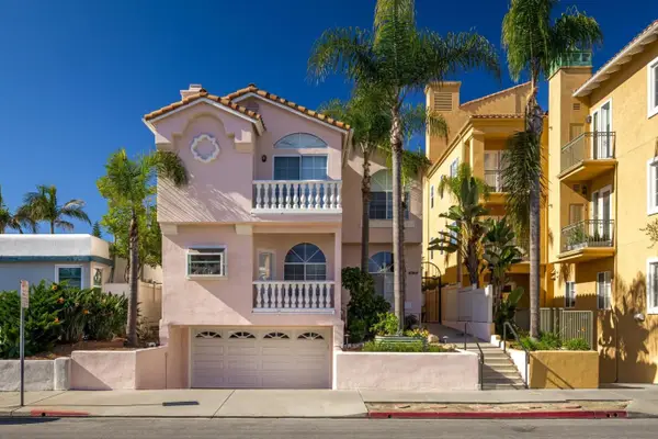 4064 Front St #2, San Diego, CA 92103