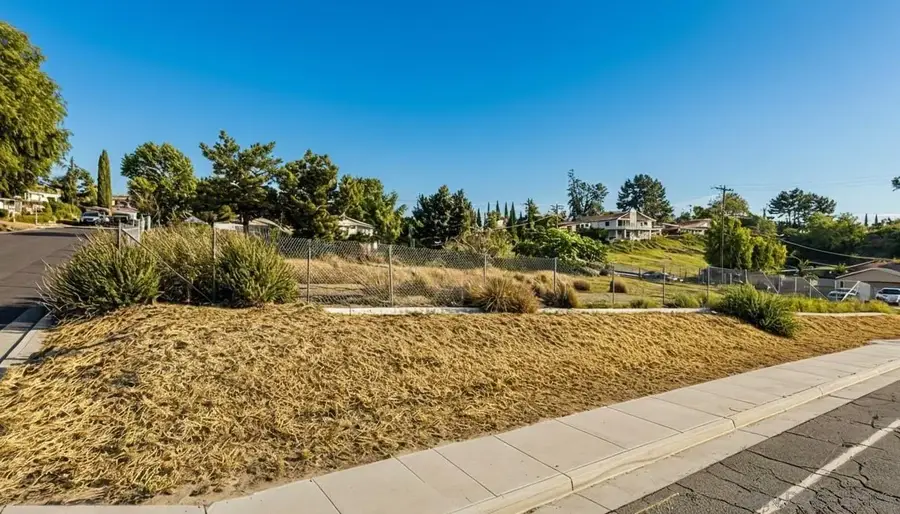 1555 Sunbury Ct #57, Vista, CA 92084 - Image #3