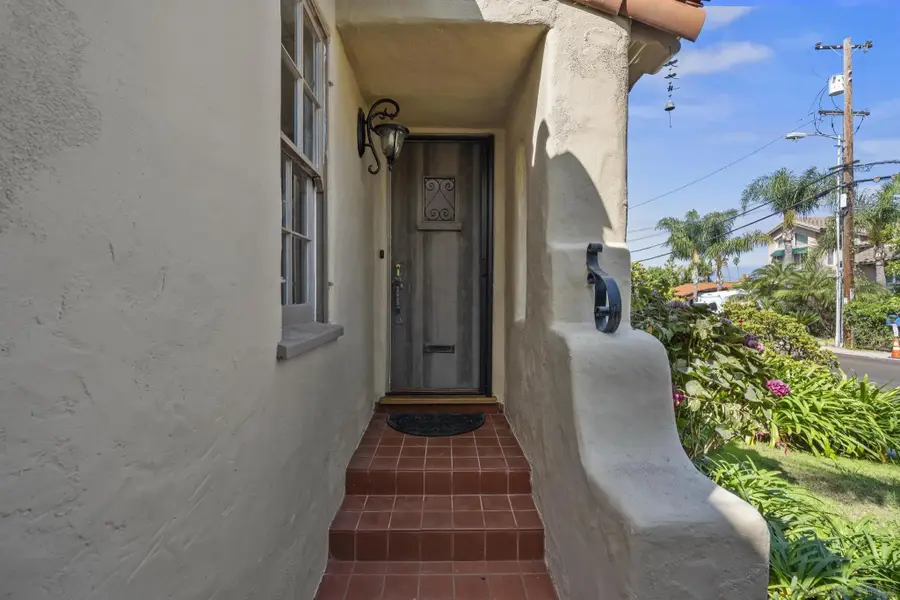 607 Arenas, La Jolla, CA 92037 - Image #3