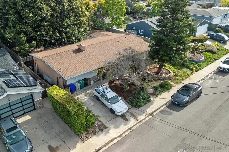 2747 Fairfield St, San Diego, CA 92110 - Image #3