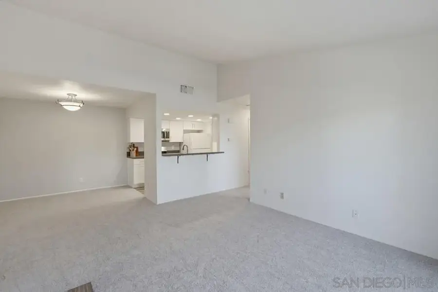 9458 Twin Trails Dr #205, San Diego, CA 92129 - Image #3