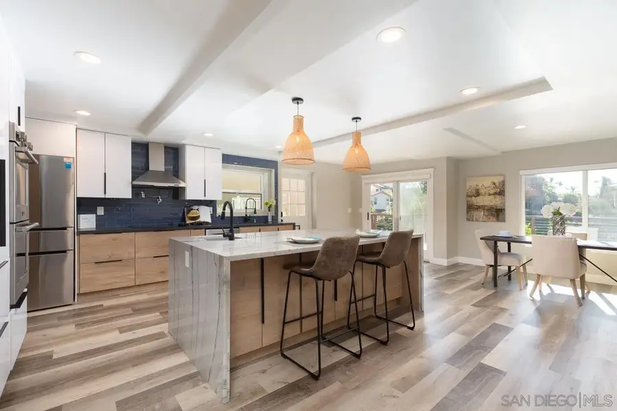 913 Johnson Ave, San Diego, CA 92103 - Image #2