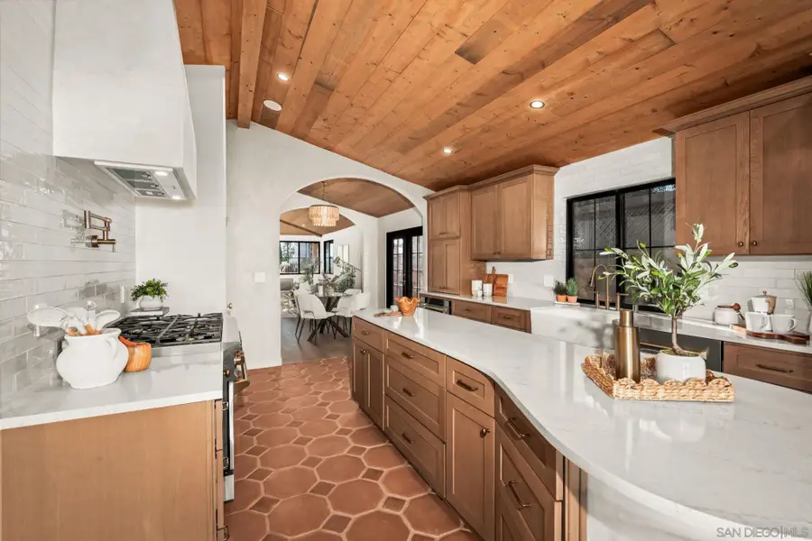 1566 Evergreen St, San Diego, CA 92106 - Image #3