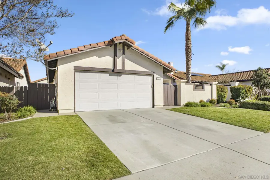 242 Manzanita Dr, Oceanside, CA 92057 - Image #3