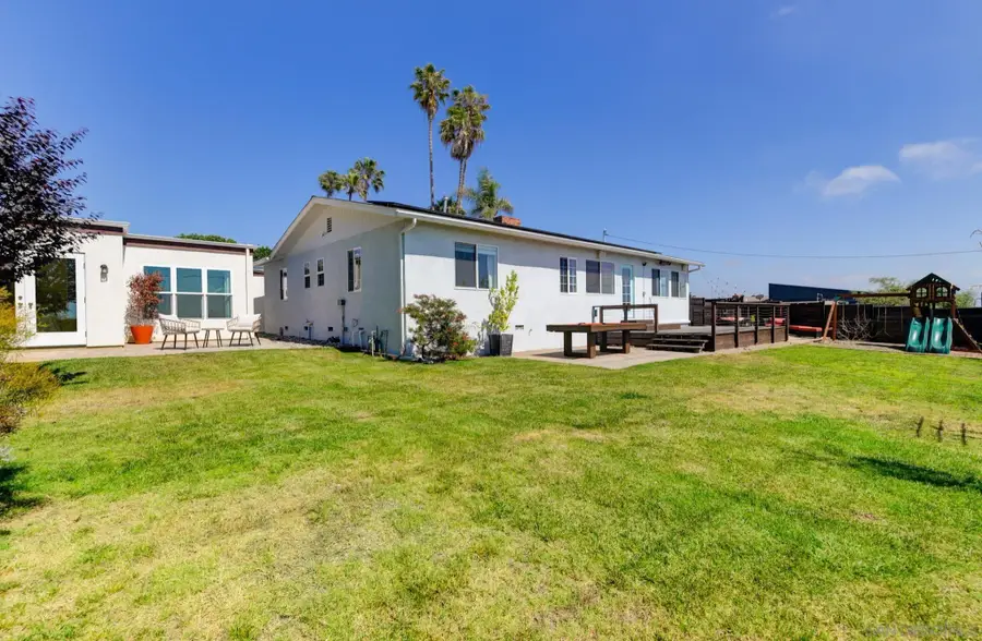 1129 Bonita Dr, Encinitas, CA 92024 - Image #2