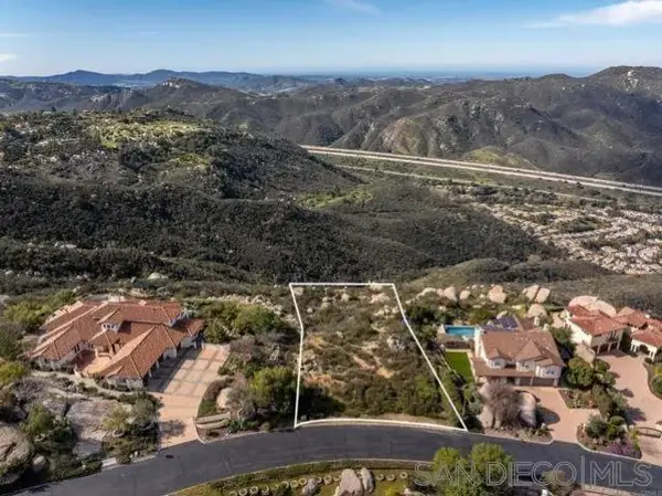Meadow Glen Way #56, Escondido, CA 92026