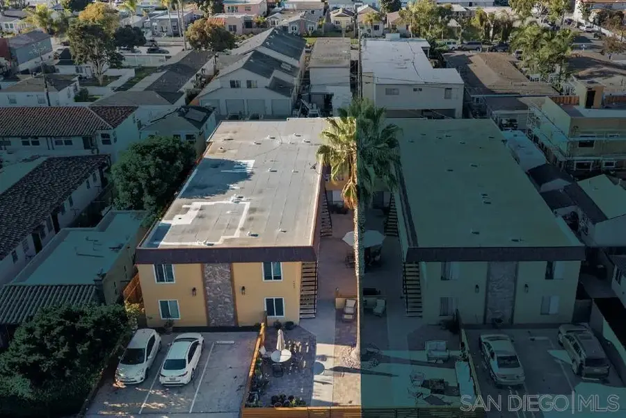 4865 Brighton Avenue, San Diego, CA 92107 - Image #3