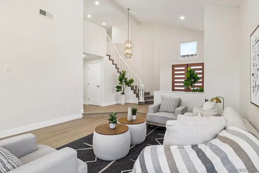 664 Crescent Dr, Chula Vista, CA 91911 - Image #3