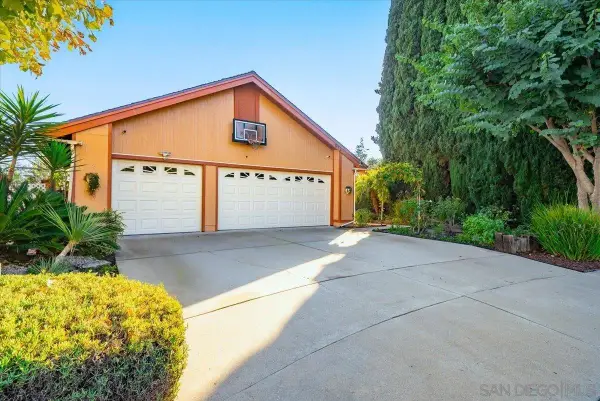 872 Oro Grande Street, Oceanside, CA 92057