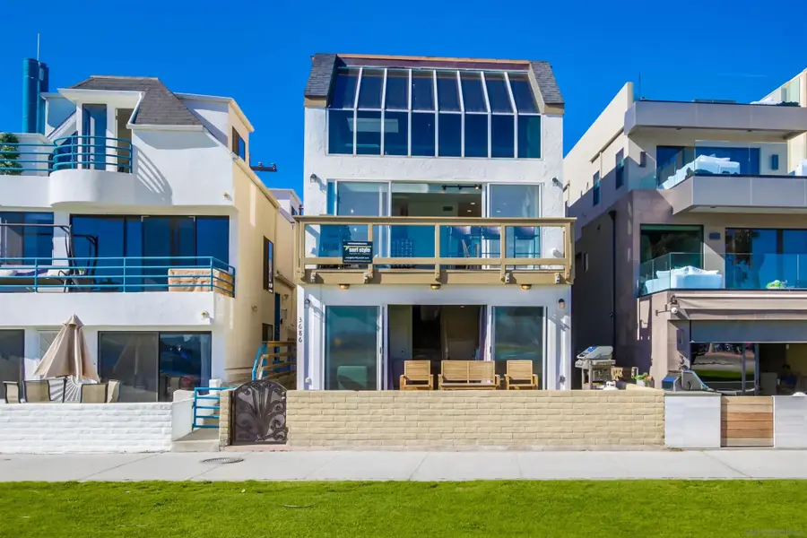 3686 Bayside Walk, San Diego, CA 92109 - Image #2