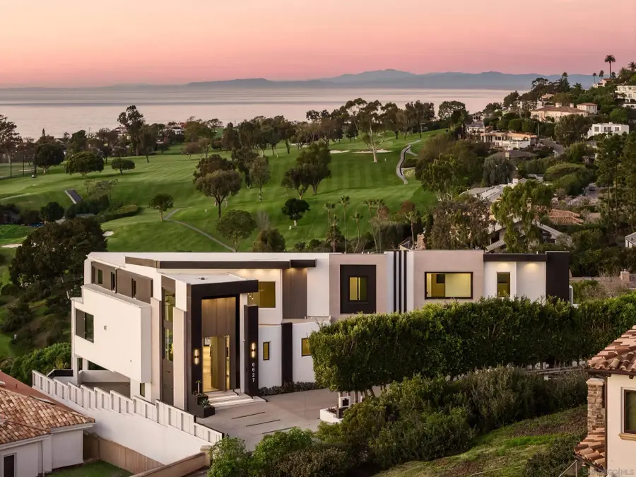 6627 Muirlands Dr, La Jolla, CA 92037 - Image #2