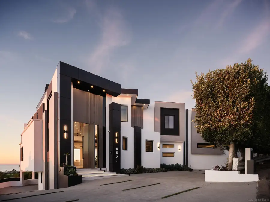 6627 Muirlands Dr, La Jolla, CA 92037 - Image #3