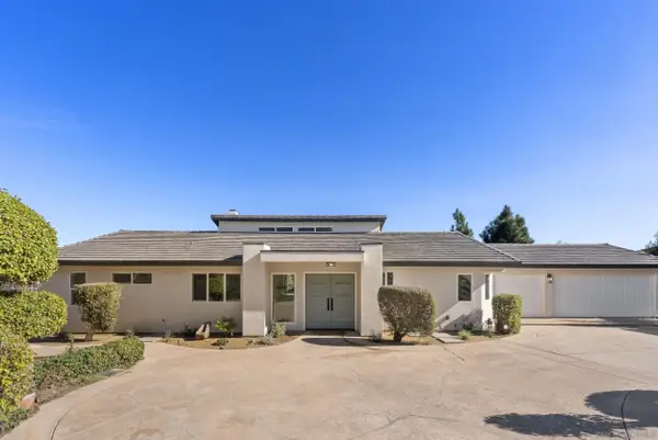 7875 Bellakaren Pl, La Jolla, CA 92037