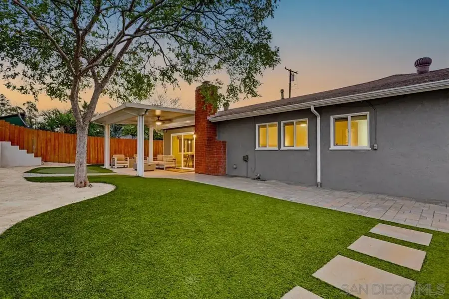 14127 Tobiasson Rd, Poway, CA 92064 - Image #2