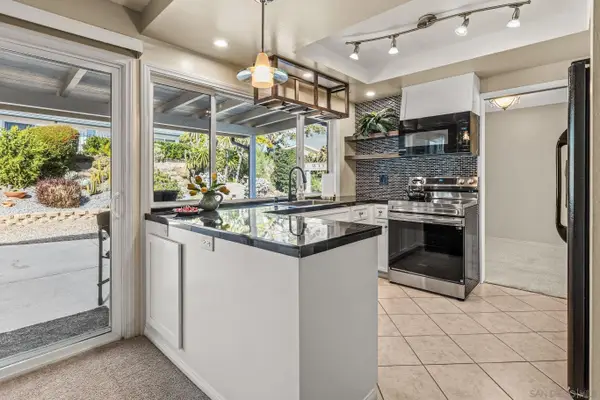 16598 Casero Rd, San Diego, CA 92128