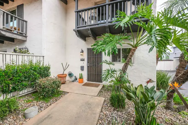4202 Loma Riviera Ln, San Diego, CA 92110