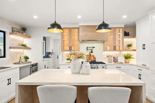 5282 Livering Ln, San Diego, CA 92117