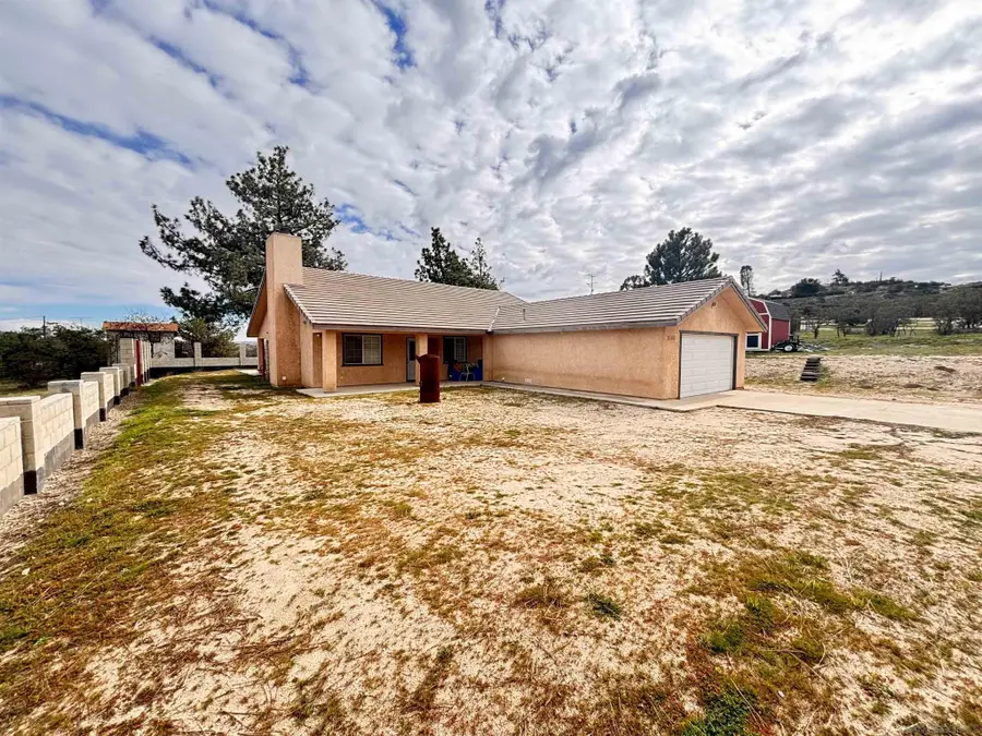 2185 Manzanita Ln, Boulevard, CA 91905 - Image #2