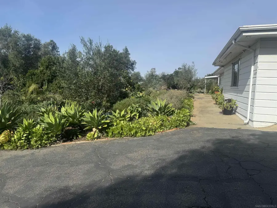 630 Cortez Ave, Vista, CA 92084 - Image #2