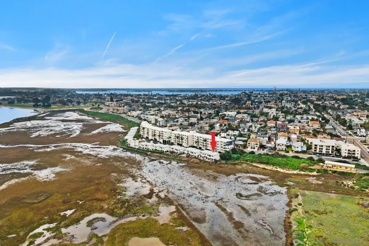 4013 Crown Point Dr #2, San Diego, CA 92109 - Image #1