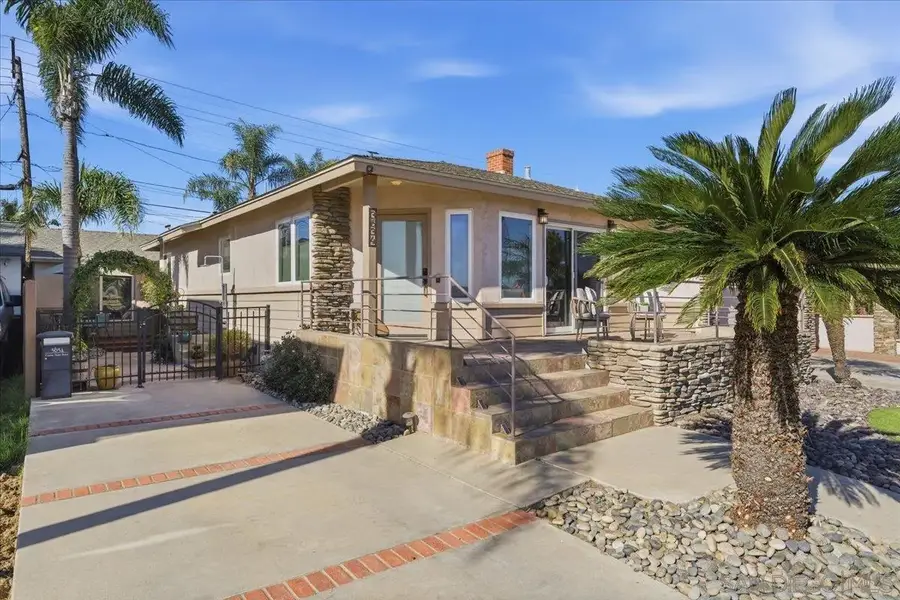 3634 Crown Point Dr, San Diego, CA 92109 - Image #2