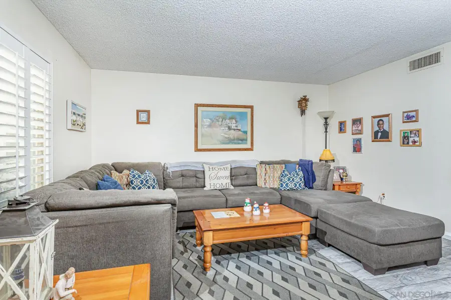 3433 Fairlomas Rd, National City, CA 91950 - Image #3