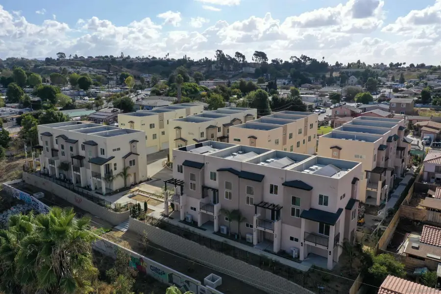 454 Creekside Circle, San Diego, CA 92114 - Image #2