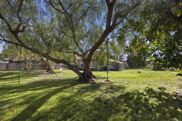 803 & 803 1/2 Taylor Street, Vista, CA 92084