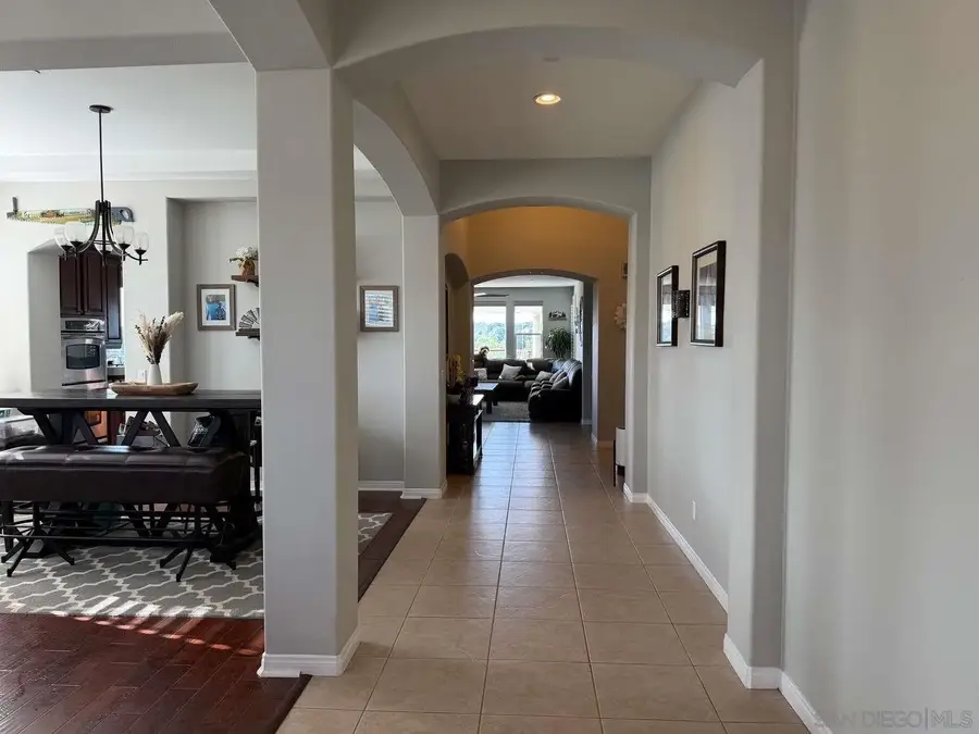 2327 Clearcrest Ln, Fallbrook, CA 92028 - Image #3