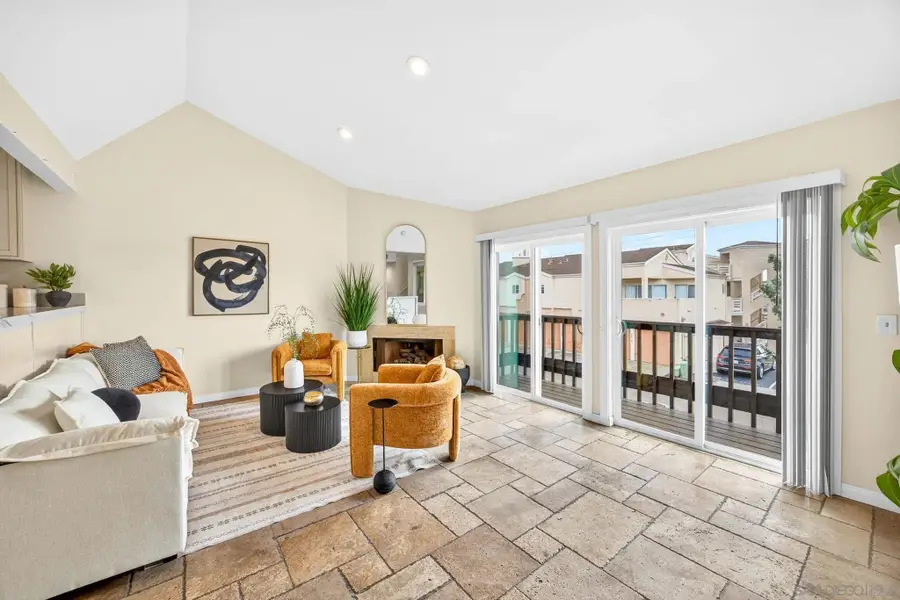 6992 Camino Degrazia, San Diego, CA 92111 - #2