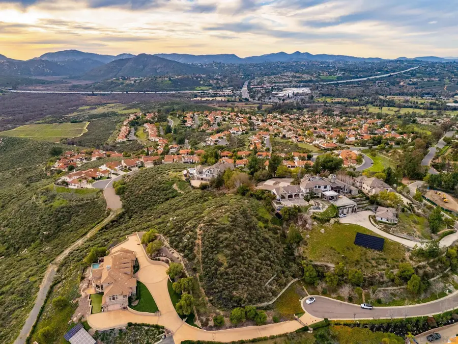 21 Stonepointe Drive #21, Escondido, CA 92025 - Image #3