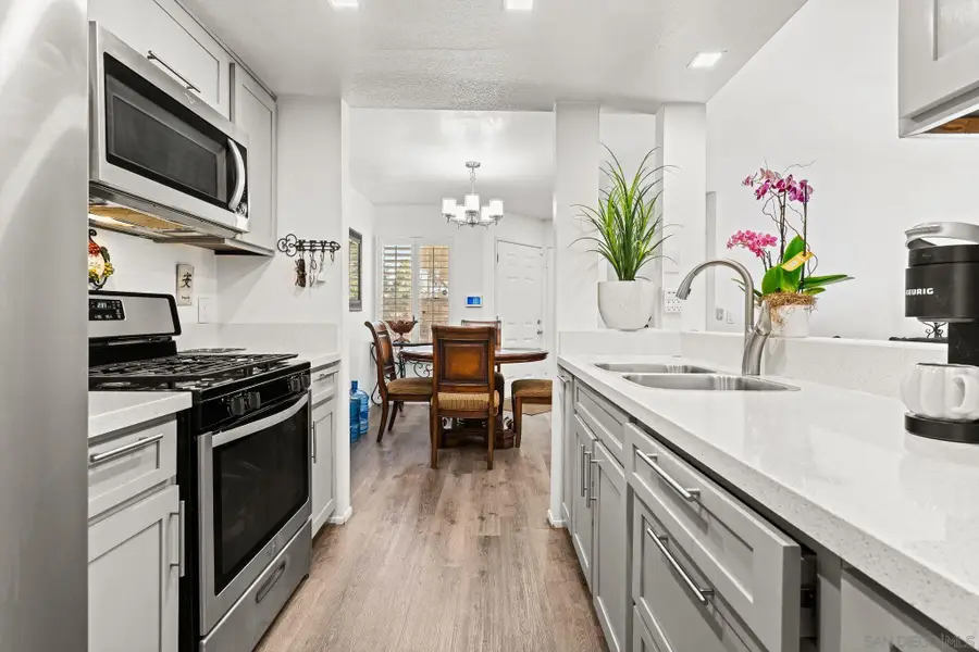 2085 Lakeridge Cir #203, Chula Vista, CA 91913 - Image #2