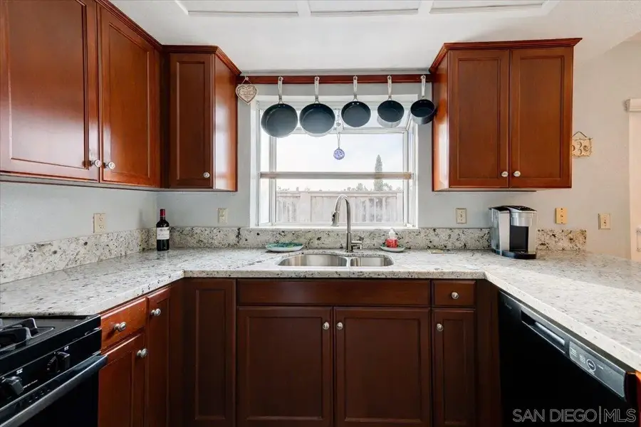 2123 Fiori Dr, Vista, CA 92084 - Image #2