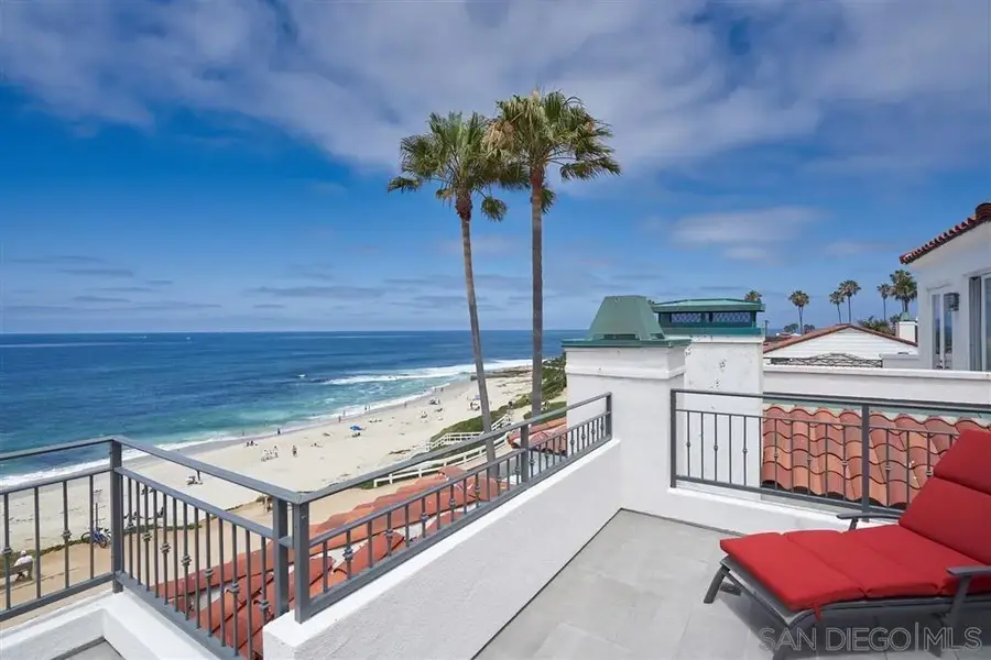 6911 Neptune Pl, La Jolla, CA 92037 - Image #2