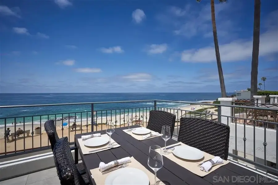 6911 Neptune Pl, La Jolla, CA 92037 - Image #3