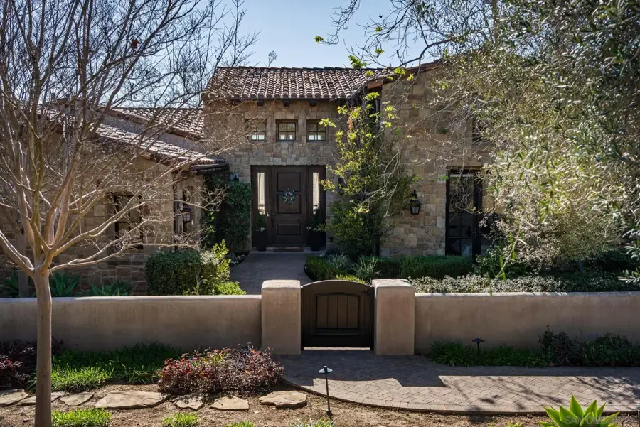 8145 Run Of The Knolls, San Diego, CA 92127 - Image #2