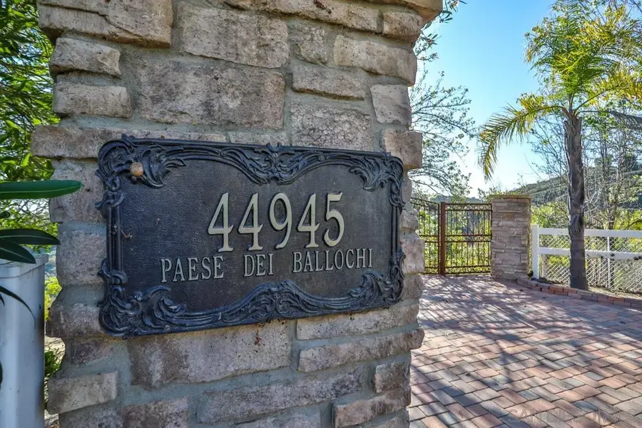 44945 Palladian Ct #15, Temecula, CA 92590 - Image #2