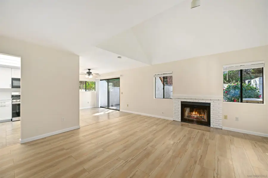 317 N Melrose Dr #G, Vista, CA 92083 - Image #2