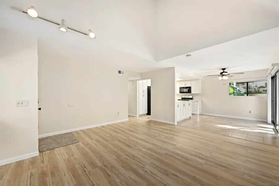 317 N Melrose Dr #G, Vista, CA 92083 - Image #3