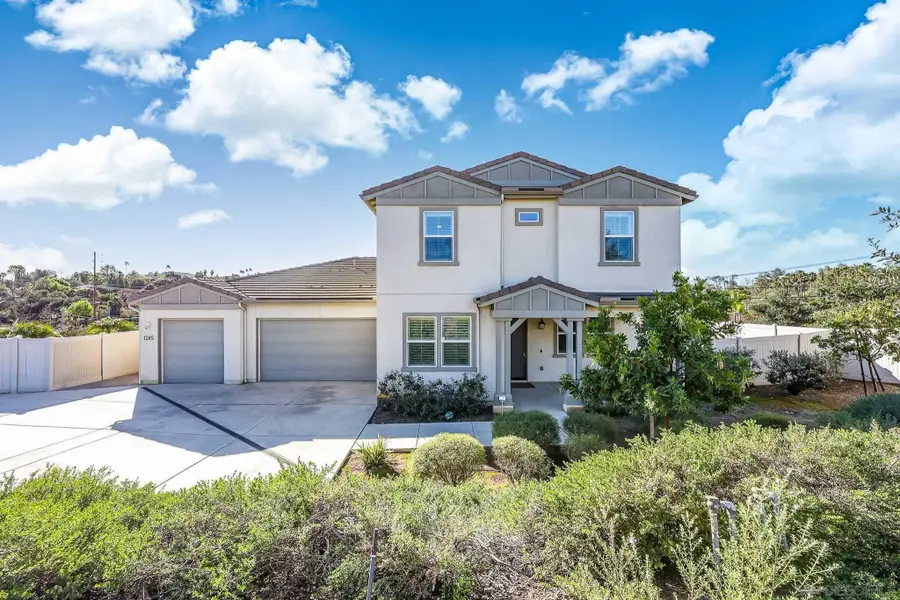 1245 Palomar Cir, Escondido, CA 92027 - Image #2