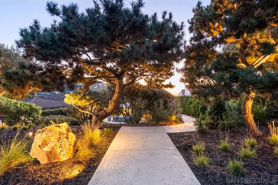 7846 Esterel Dr, La Jolla, CA 92037 - Image #2