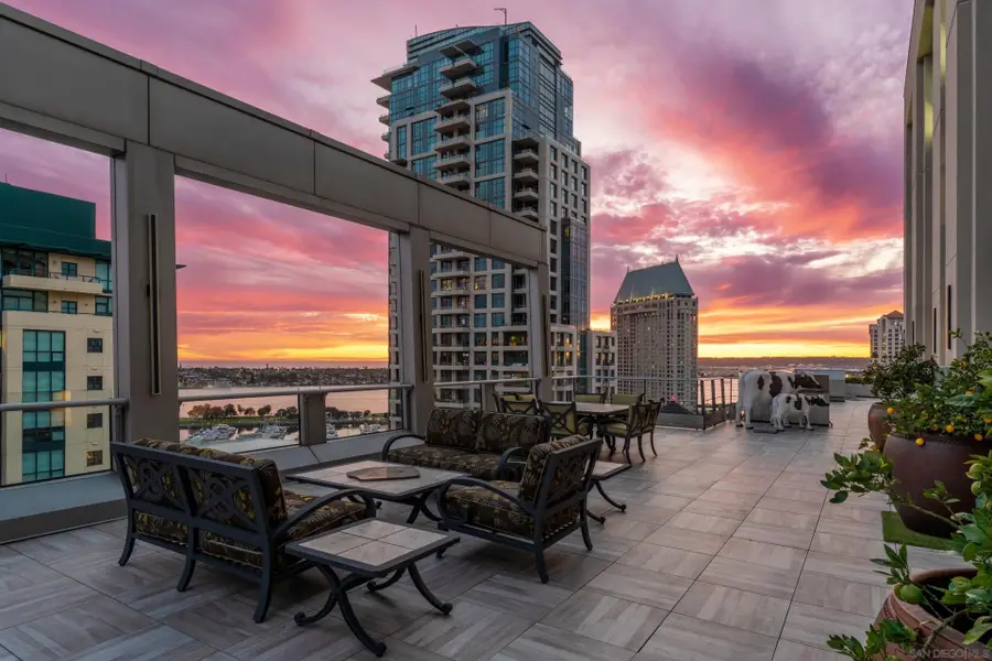 645 Front St #2204, San Diego, CA 92101 - Image #2