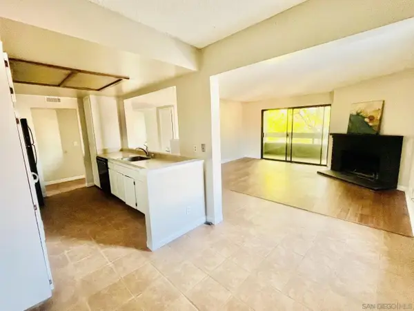 1040 E Washington Ave #33, Escondido, CA 92025