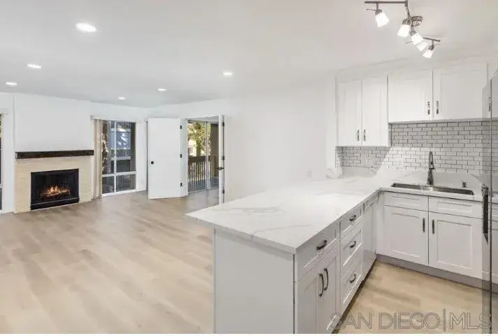 4600 Lamont St #204, San Diego, CA 92109 - #1