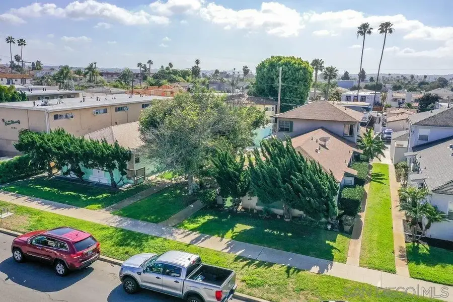 1533-39 Chalcedony St, San Diego, CA 92109 - #2