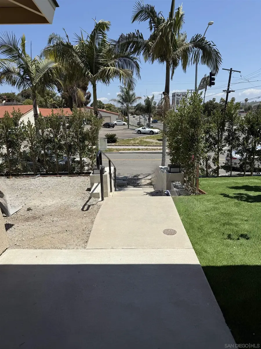 519 Camelot Dr, Oceanside, CA 92054 - #2