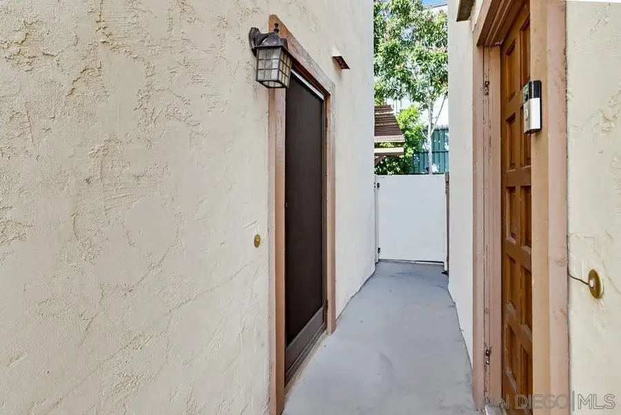 5516 Caminito Roberto, San Diego, CA 92111 - #3