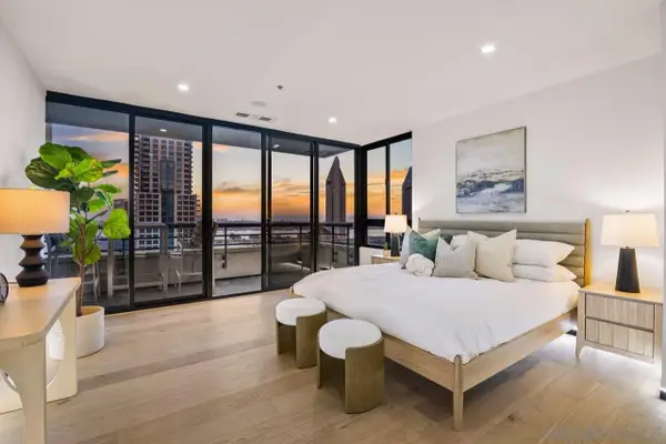 700 Front St #1402, San Diego, CA 92101